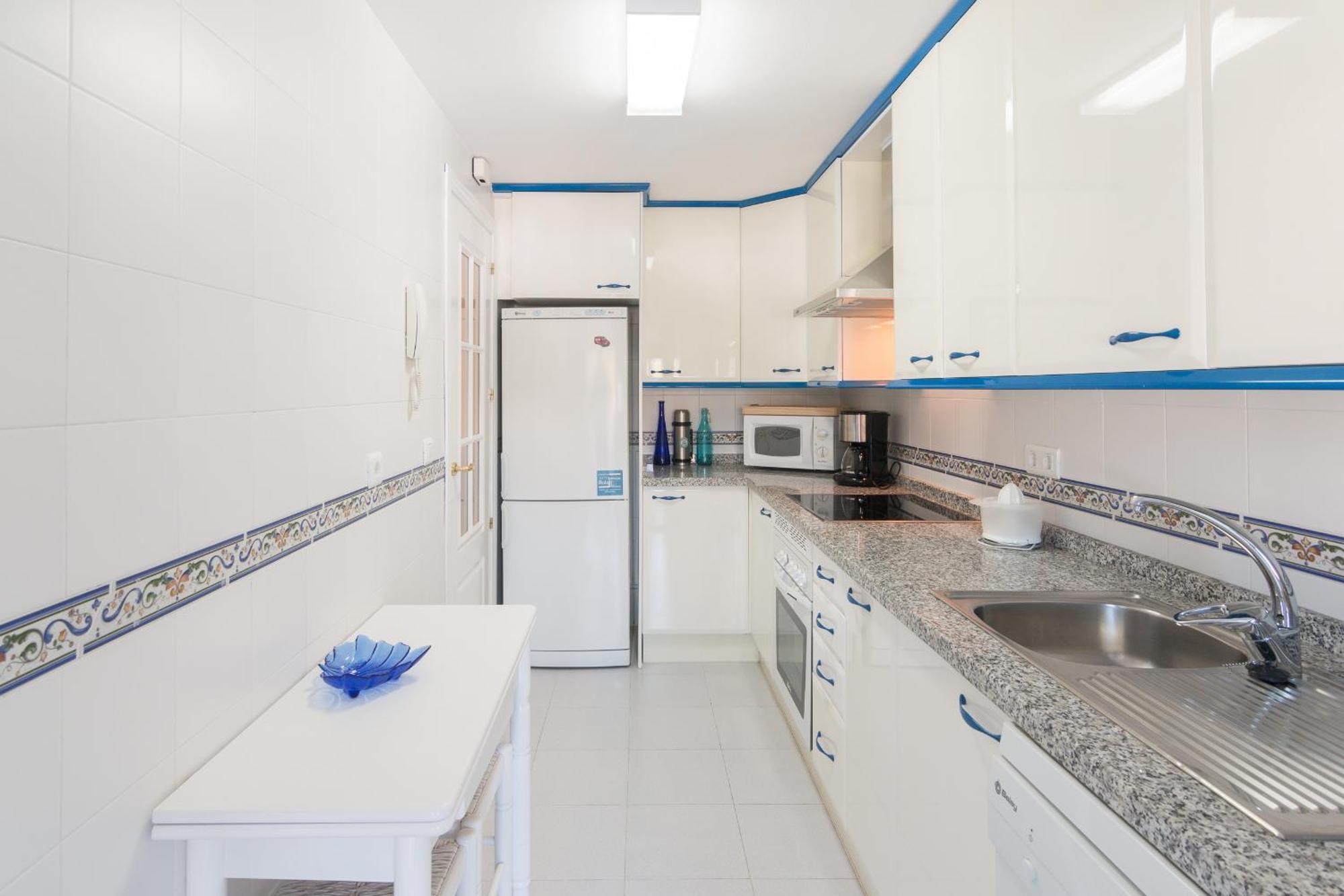 2233-Lovely 2 Bedrooms On The Beach, Pool And Port マニルバ エクステリア 写真